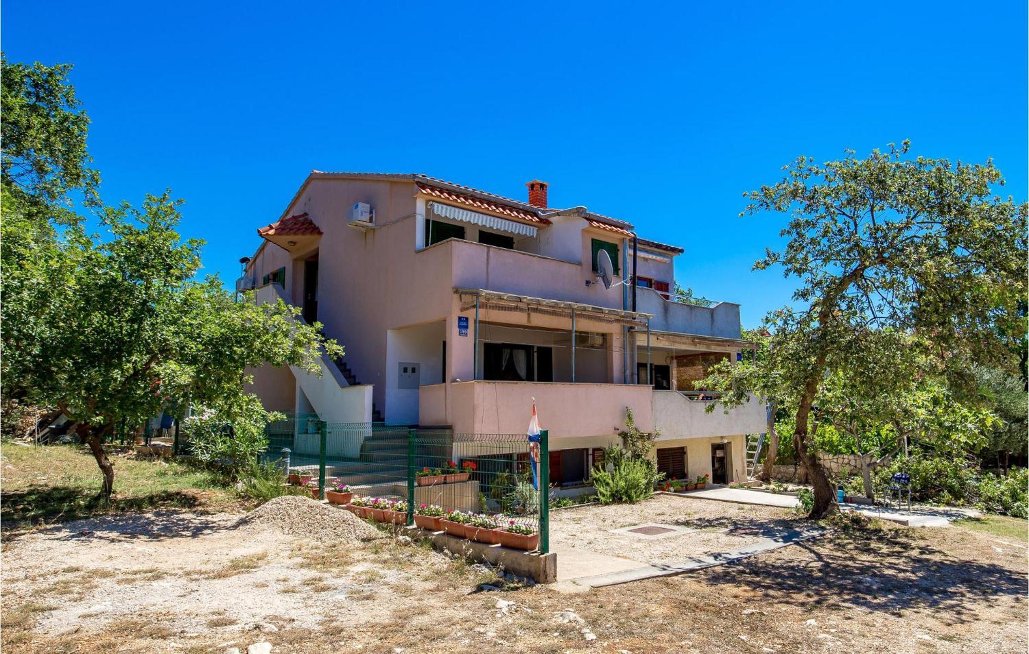 Beautiful Apartment In Potocnica With Wifi Borovići Zewnętrze zdjęcie